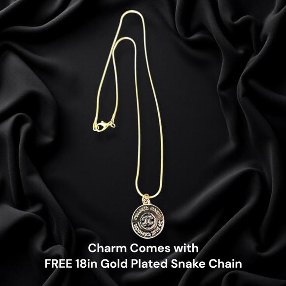CC Black/Gold Round Zipper Pull Button Charm & Free 18in Gold Plated Snake Chain - Picture 1 of 3